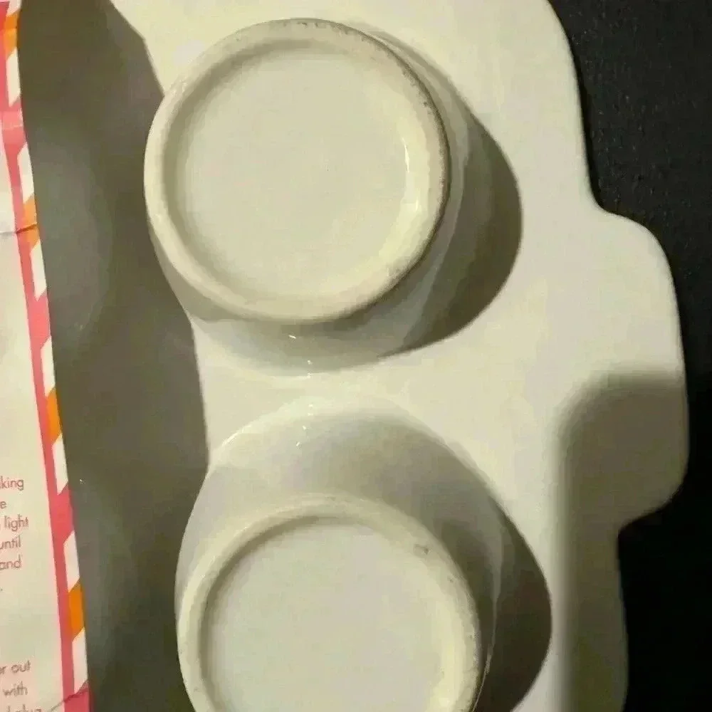 NWOT Cupcakes and Cartwheels Ceramic Cupcake Pan